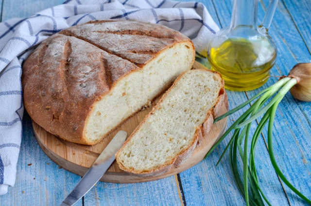 Onion bread in the oven