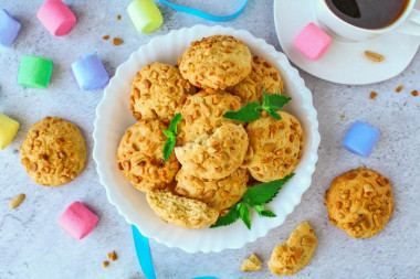 Shortbread cookies with peanuts