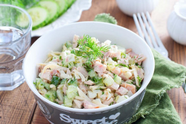 Salad with smoked chicken and fresh cucumber