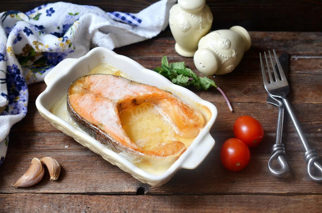 Creamed salmon in the oven