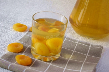 Dried apricot compote