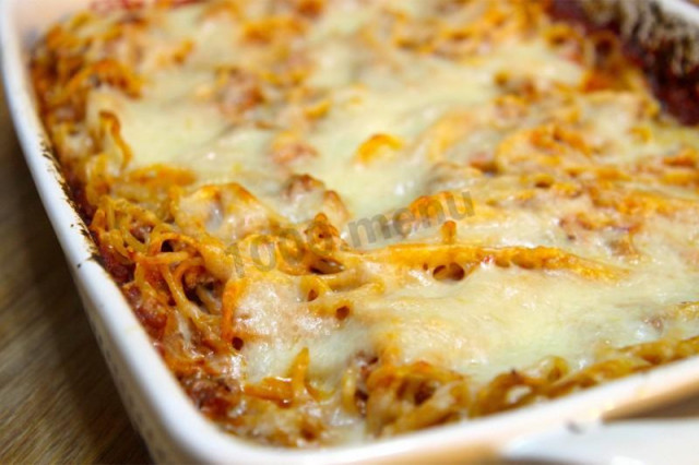Noodle casserole with minced meat in the oven