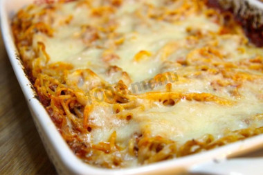 Noodle casserole with minced meat in the oven