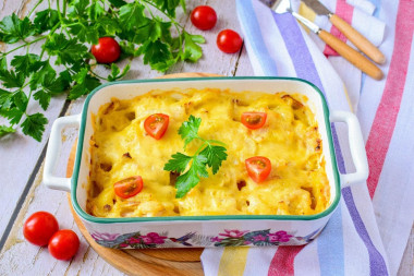 Pike perch in the oven with potatoes baked