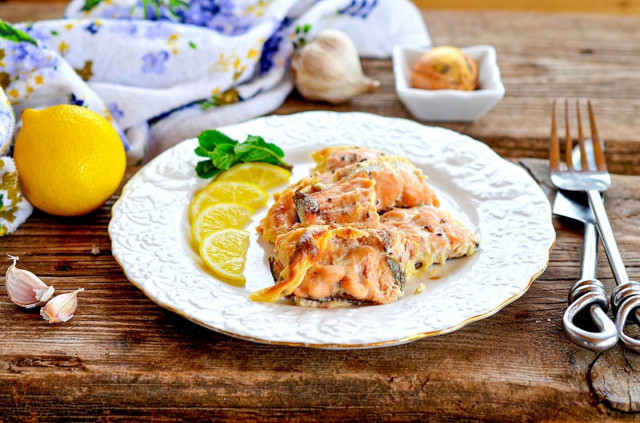 Pink salmon in cream baked in the oven