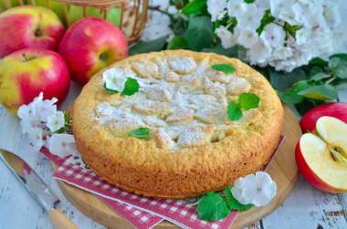 Apple pie with sour cream filling