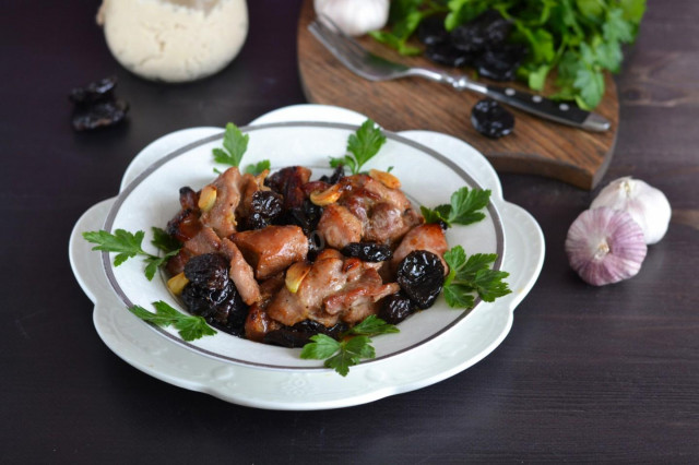 Turkey with prunes in the oven