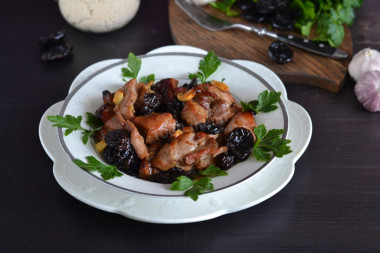 Turkey with prunes in the oven