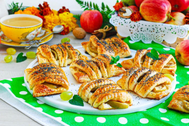 Puff pastry with apples from puff pastry