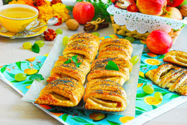 Puff pastry with apples from puff pastry