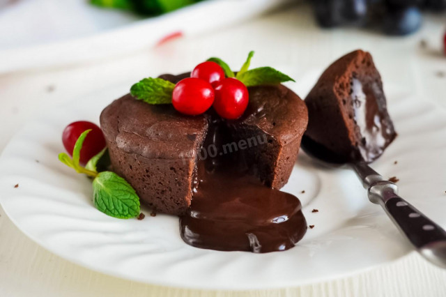 Chocolate fondue with liquid filling
