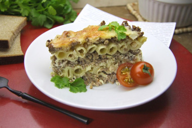 Pasta casserole with minced meat in the oven