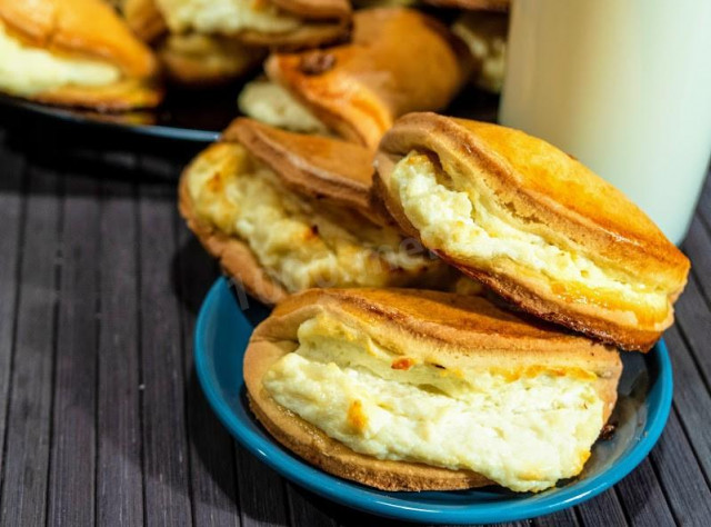 Simple cottage cheese and semolina juicers in the oven