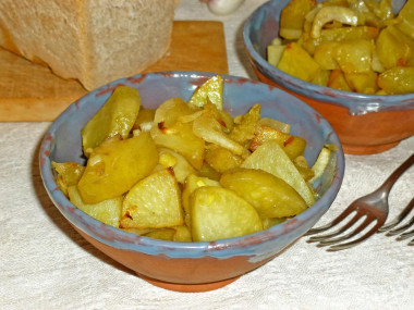 Baked potatoes with onions in the oven