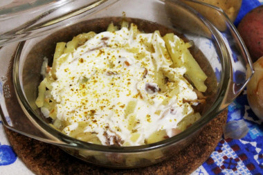 Potatoes with chanterelles in the oven