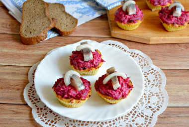 Potato baskets with stuffing in the oven