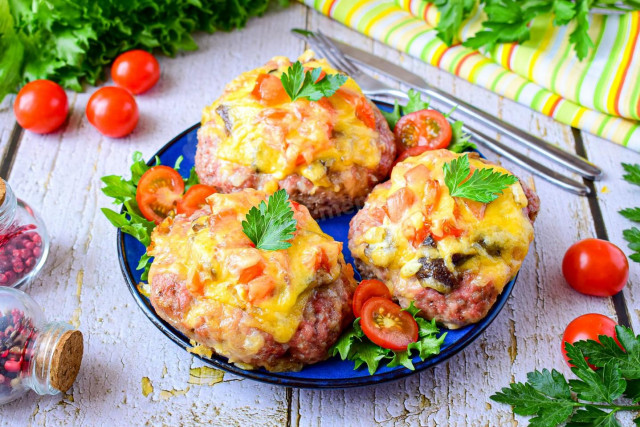 Minced meat steak in the oven