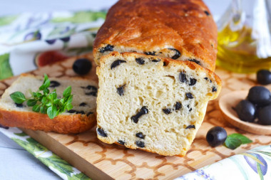 Spanish bread with olives in olive oil