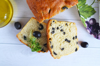 Spanish bread with olives in olive oil