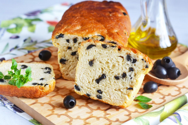 Spanish bread with olives in olive oil