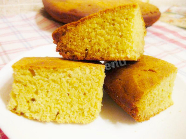 Yeast-free corn bread with milk in the oven