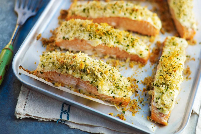 Salmon with cheese in the oven