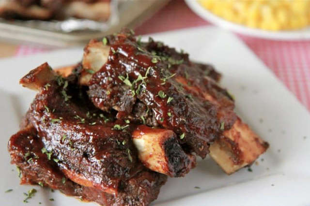 Beef ribs in the oven are easy
