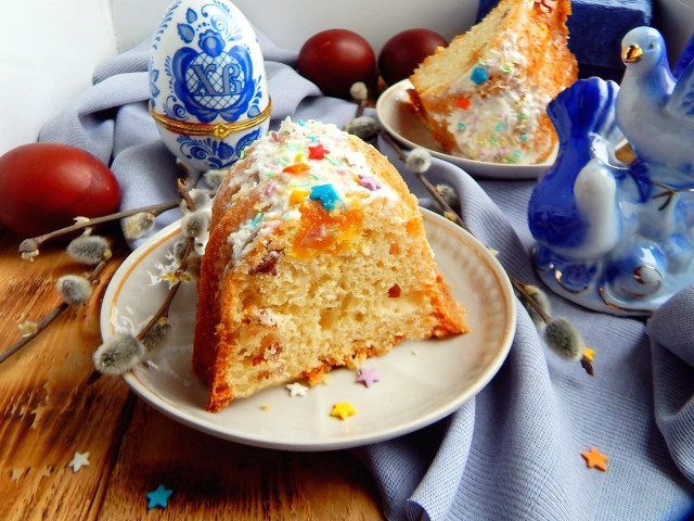 Easter cake with live yeast