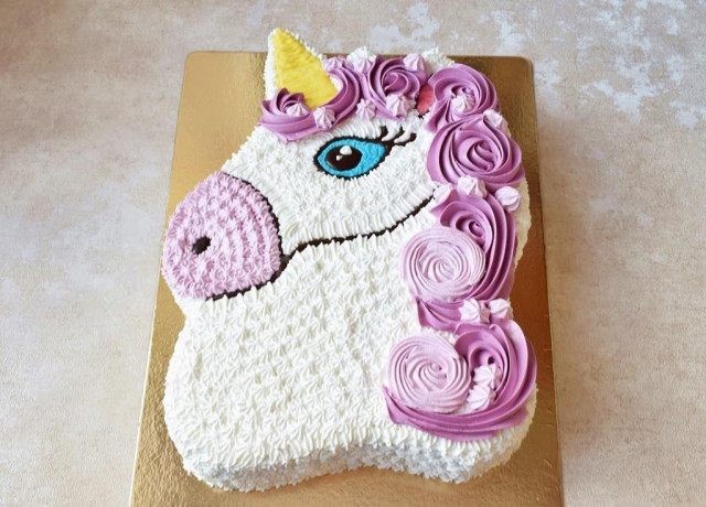 Unicorn cake for a girl without mastic