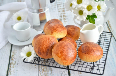 Rolls with powdered milk and yeast