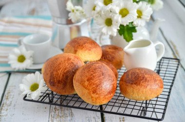 Rolls with powdered milk and yeast