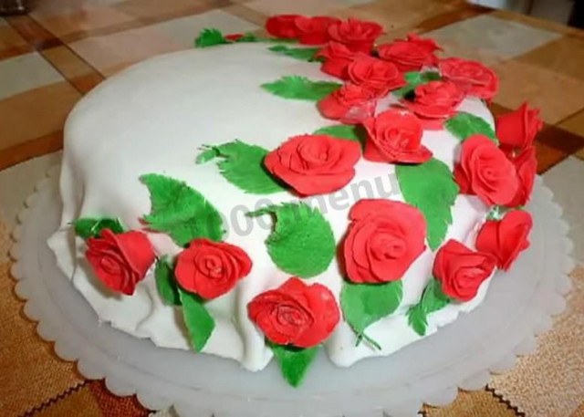 Cake with roses made of mastic