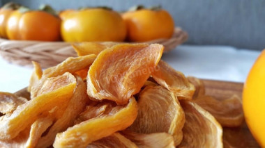 Dried persimmon for winter