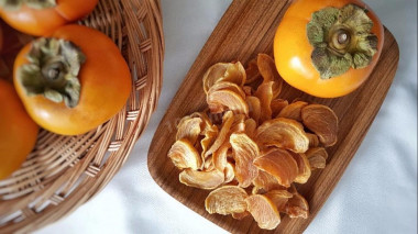 Dried persimmon for winter