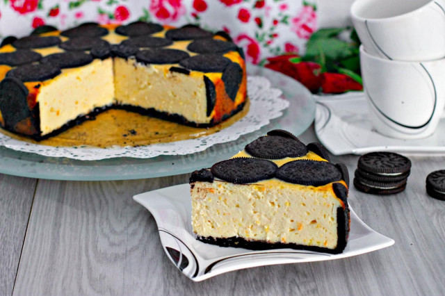 Cottage cheese cheesecake with oreo chocolate cookies