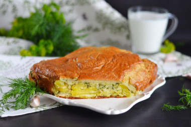 Aspic pie with potatoes on kefir