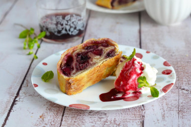 Cherry strudel with cherries