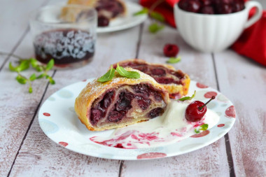 Cherry strudel with cherries