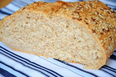 Bread with seeds