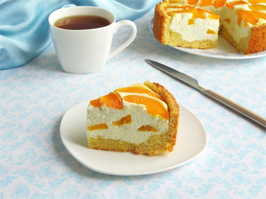 Pie with canned peaches and cottage cheese