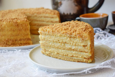 Honey cake with custard