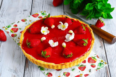 Strawberry and cottage cheese pie