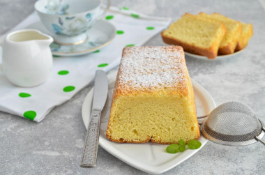 Moist sponge cake