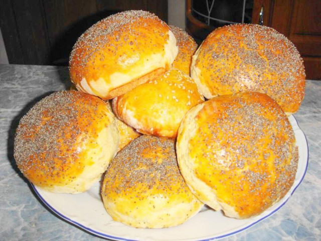 Buns on water with poppy seeds