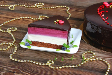 Blueberry mousse cake