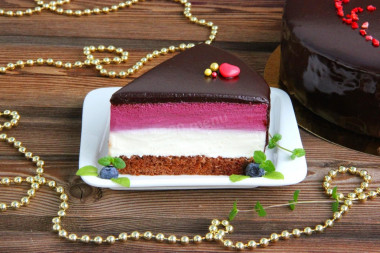 Blueberry mousse cake