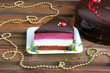 Blueberry mousse cake