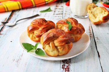 Puff pastry rolls with sugar