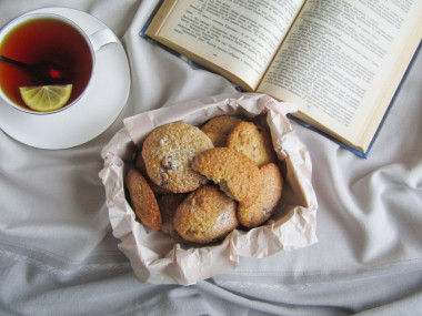 Oatmeal cookies on kefir