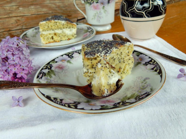 Poppy seed cake with sour cream